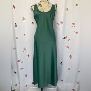 Elegant Green Sleeveless Satin Dress